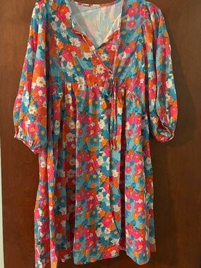 Bright floral dress, size medium, great condition